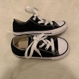 Converse toddler size 8 black